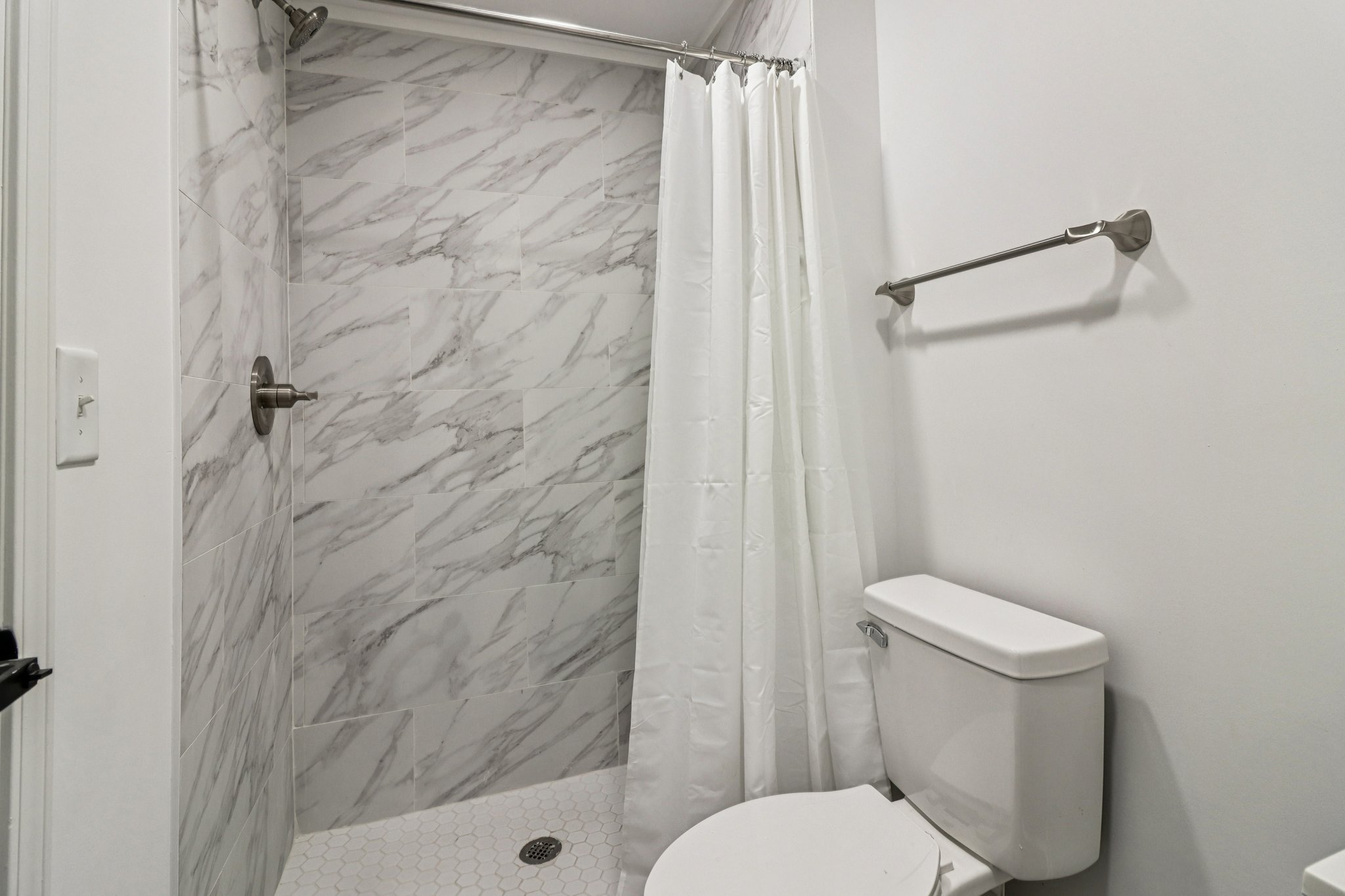 Colchester Dr-S0212-066.jpg