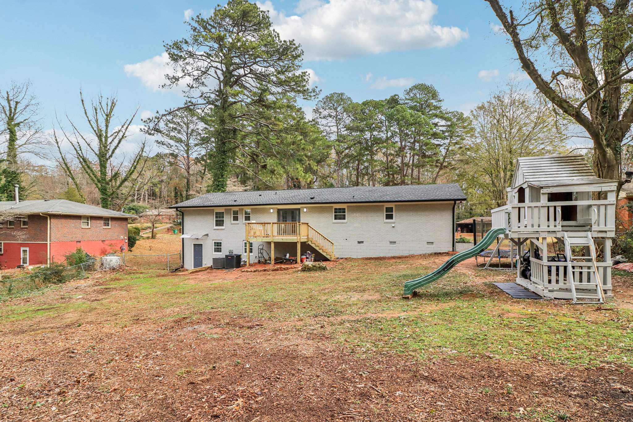 Colchester Dr-S0212-070.jpg