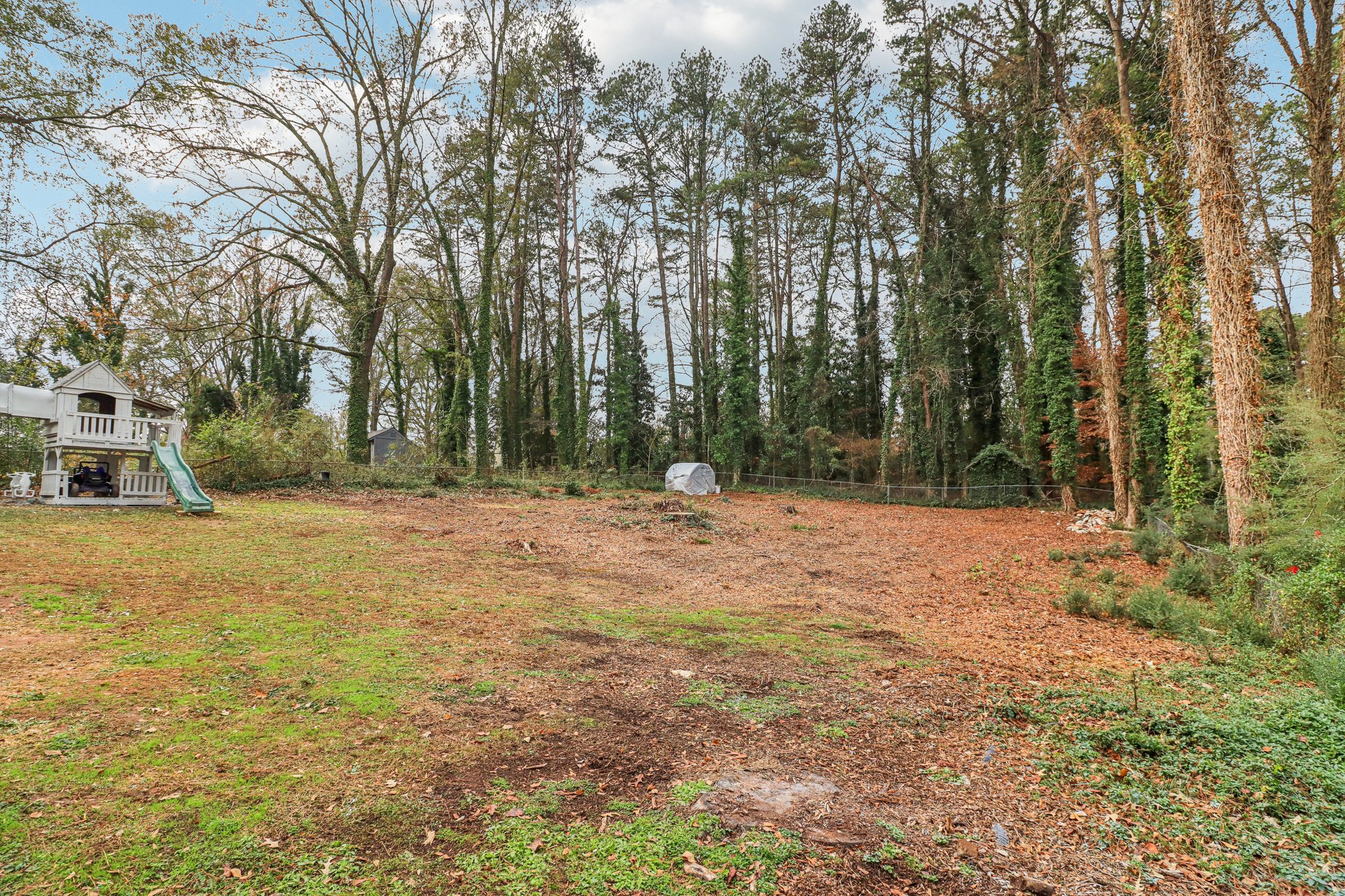 Colchester Dr-S0212-075.jpg