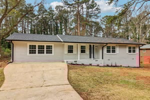 Colchester Dr-S0212-002.jpg