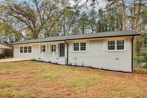 Colchester Dr-S0212-004.jpg