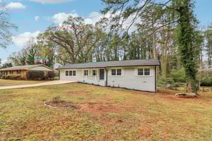 Colchester Dr-S0212-005.jpg