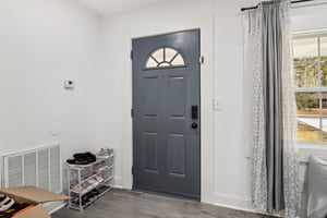 Colchester Dr-S0212-007.jpg