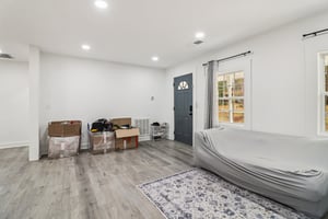 Colchester Dr-S0212-011.jpg