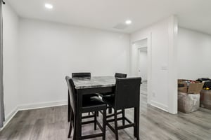 Colchester Dr-S0212-013.jpg