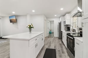 Colchester Dr-S0212-018.jpg