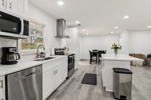 Colchester Dr-S0212-019.jpg