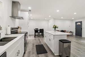 Colchester Dr-S0212-020.jpg