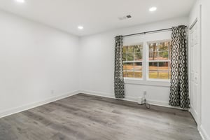 Colchester Dr-S0212-029.jpg