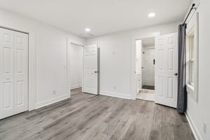 Colchester Dr-S0212-039.jpg