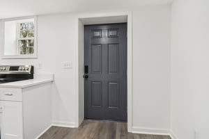 Colchester Dr-S0212-041.jpg