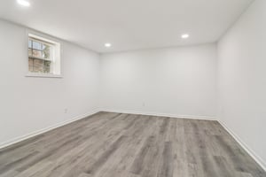 Colchester Dr-S0212-042.jpg