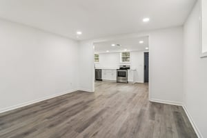 Colchester Dr-S0212-044.jpg