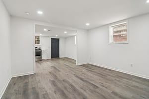 Colchester Dr-S0212-045.jpg