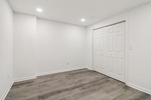 Colchester Dr-S0212-047.jpg