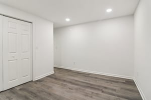 Colchester Dr-S0212-048.jpg