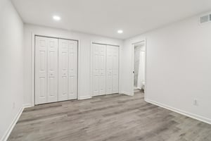 Colchester Dr-S0212-050.jpg