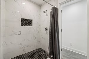 Colchester Dr-S0212-057.jpg