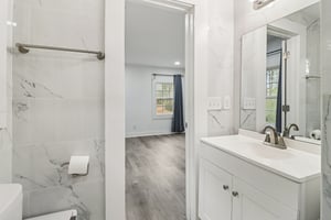 Colchester Dr-S0212-060.jpg