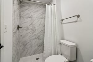 Colchester Dr-S0212-066.jpg