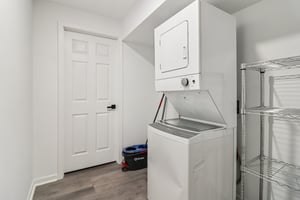 Colchester Dr-S0212-067.jpg