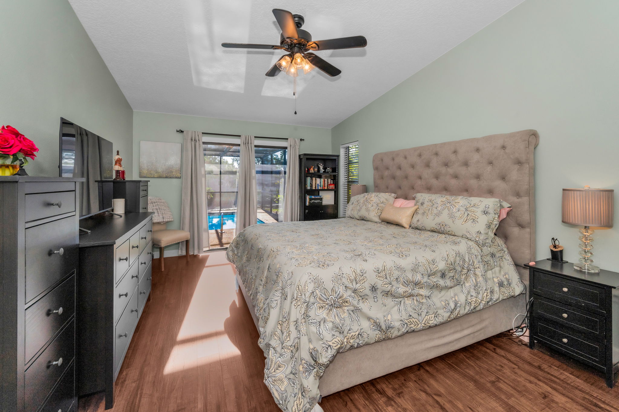 Master Bedroom1a