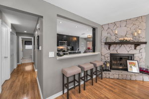 Kitchen Breakfast Bar