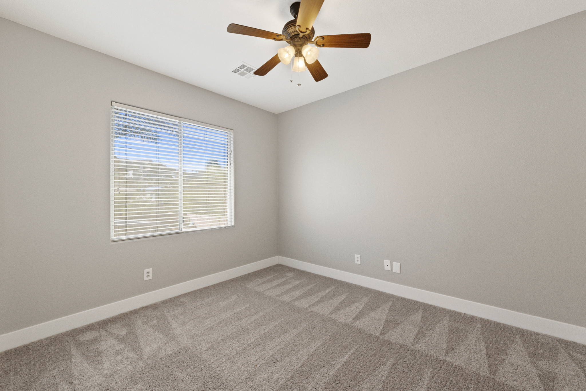 395 Glocker Ct, Henderson, NV 89012, USA Photo 34