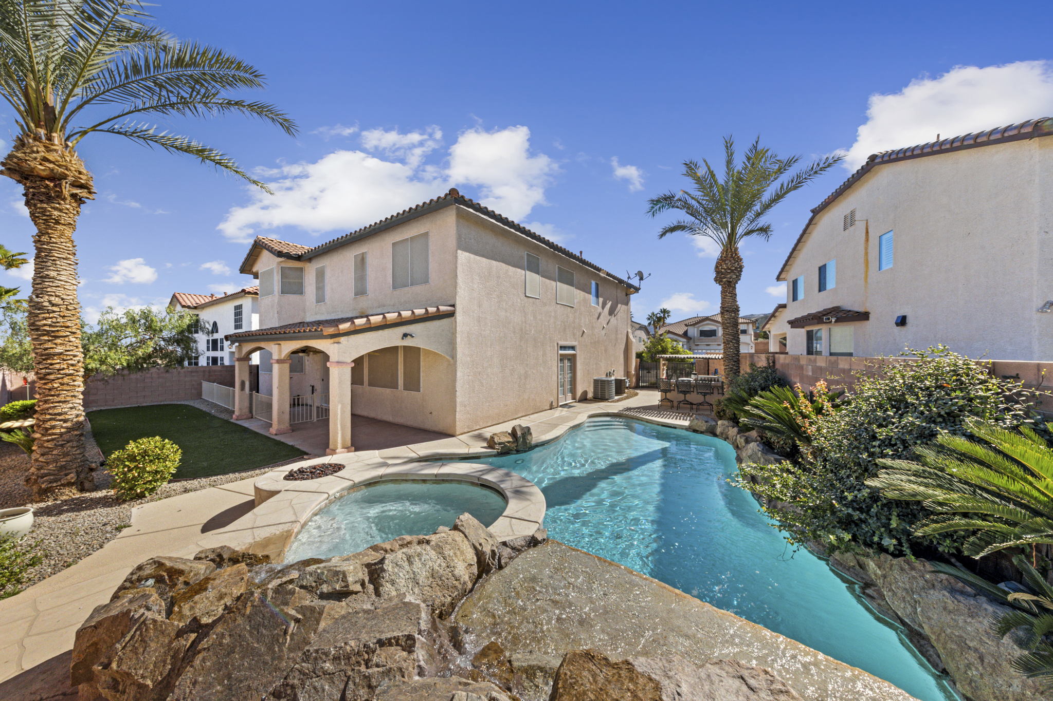 395 Glocker Ct, Henderson, NV 89012, USA Photo 9