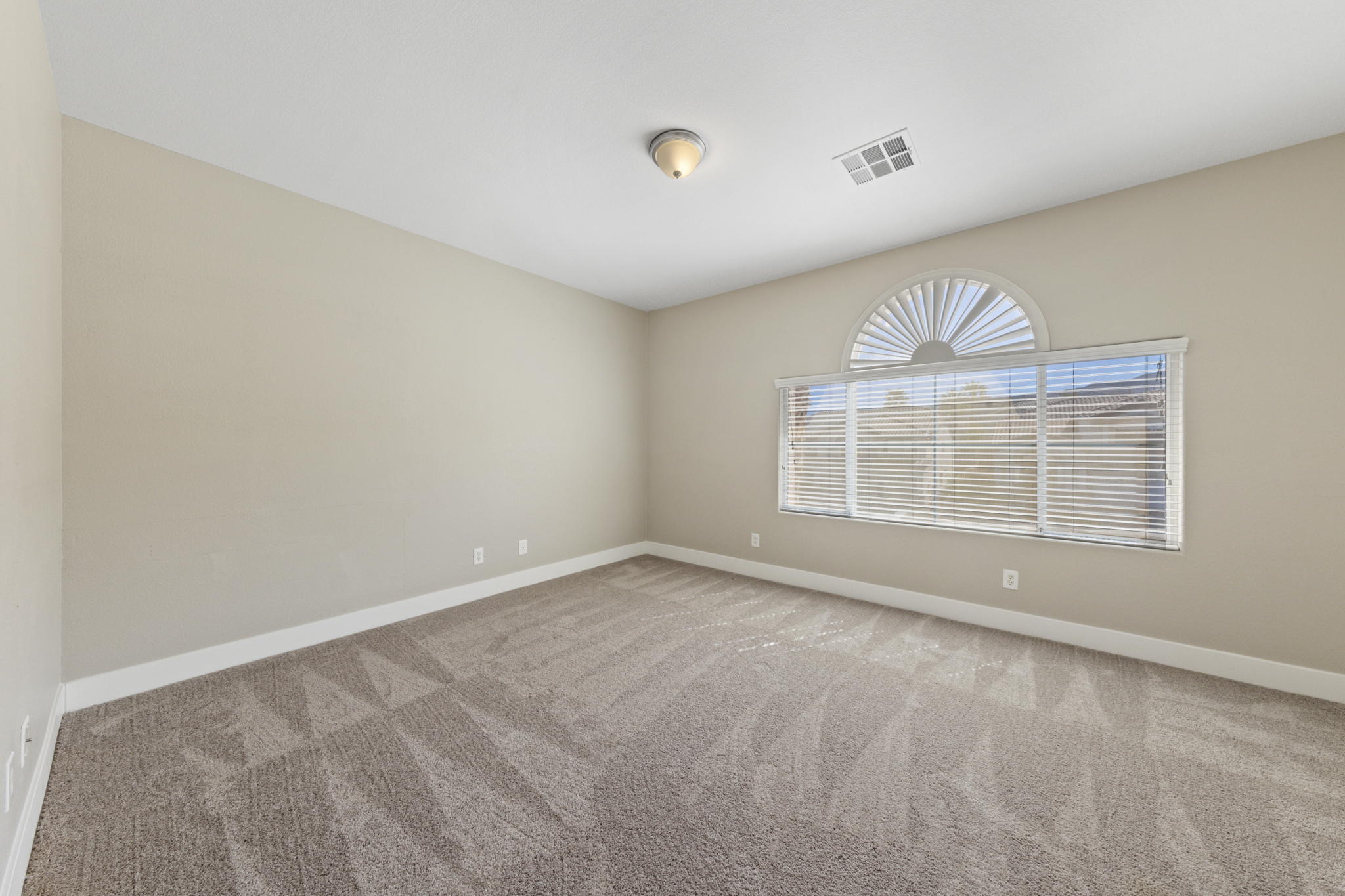 395 Glocker Ct, Henderson, NV 89012, USA Photo 30