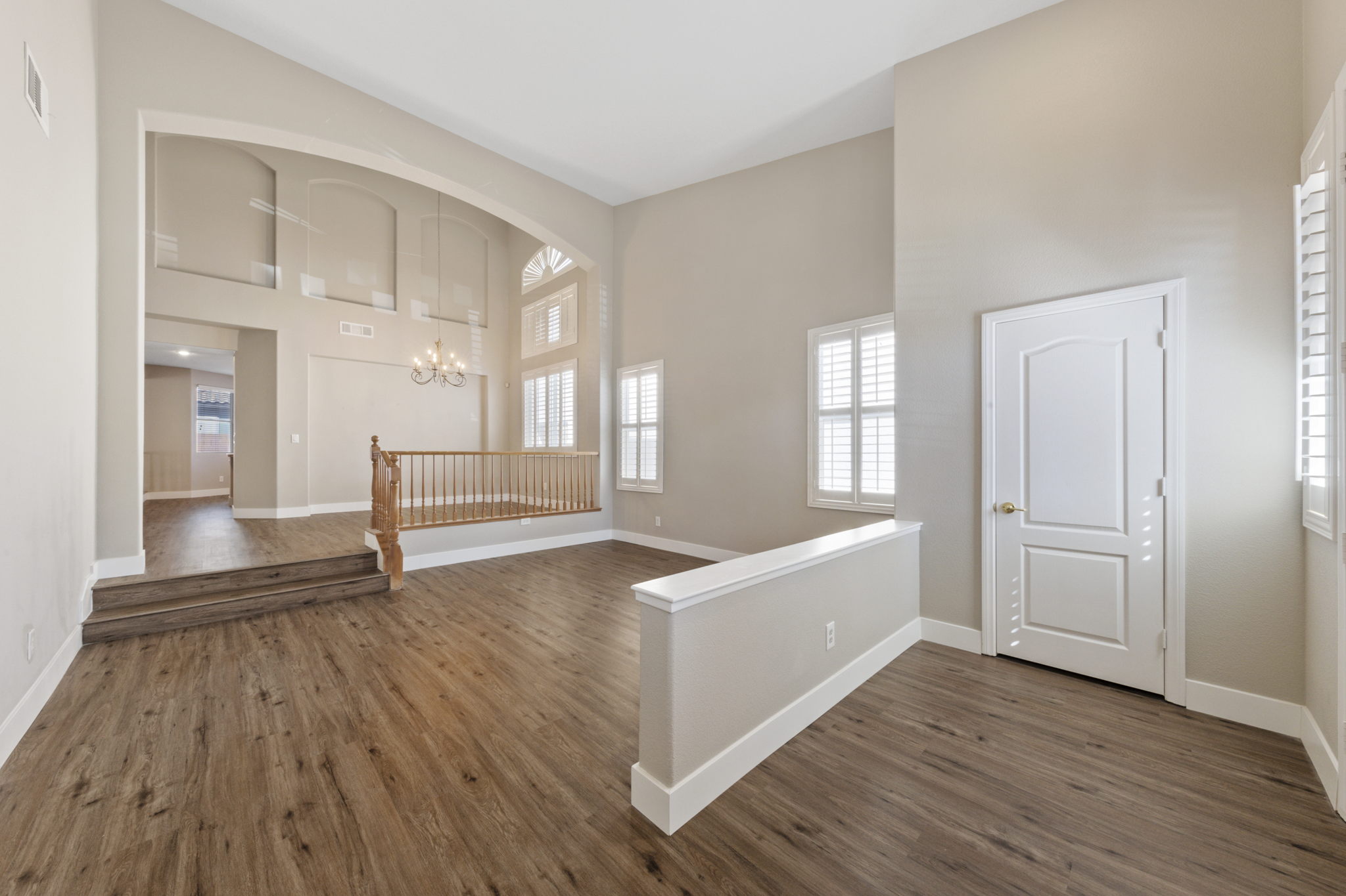 395 Glocker Ct, Henderson, NV 89012, USA Photo 11
