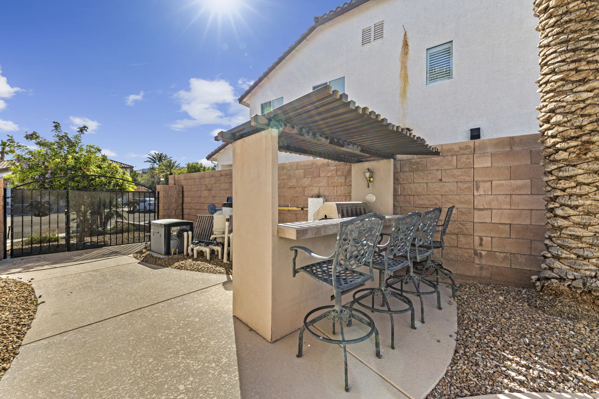 395 Glocker Ct, Henderson, NV 89012, USA Photo 5