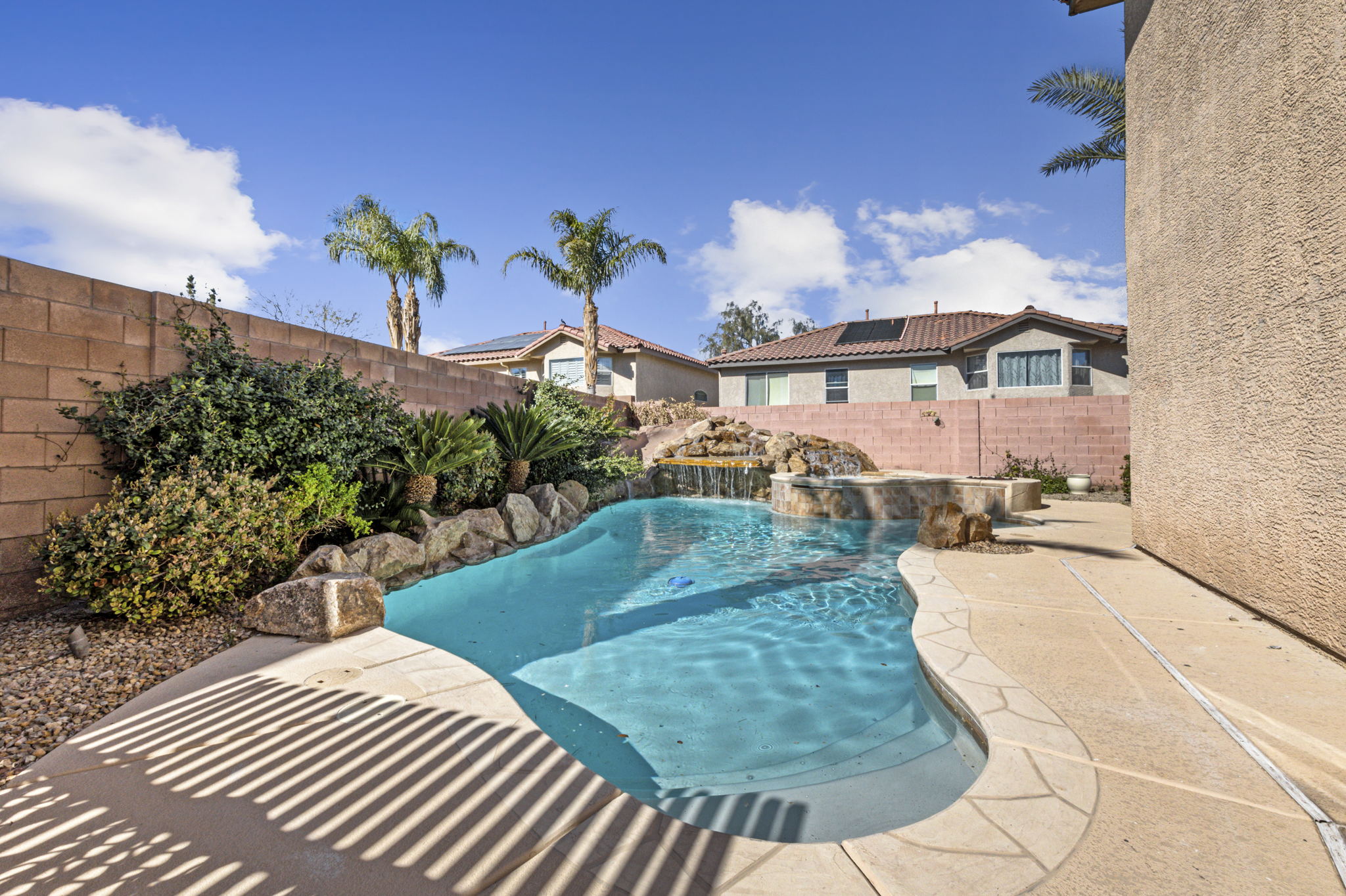 395 Glocker Ct, Henderson, NV 89012, USA Photo 7