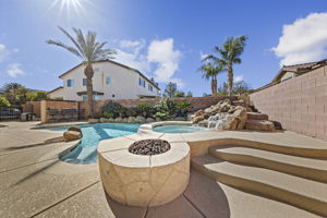 395 Glocker Ct, Henderson, NV 89012, USA Photo 7