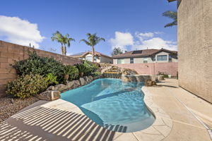 395 Glocker Ct, Henderson, NV 89012, USA Photo 6