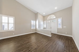 395 Glocker Ct, Henderson, NV 89012, USA Photo 9