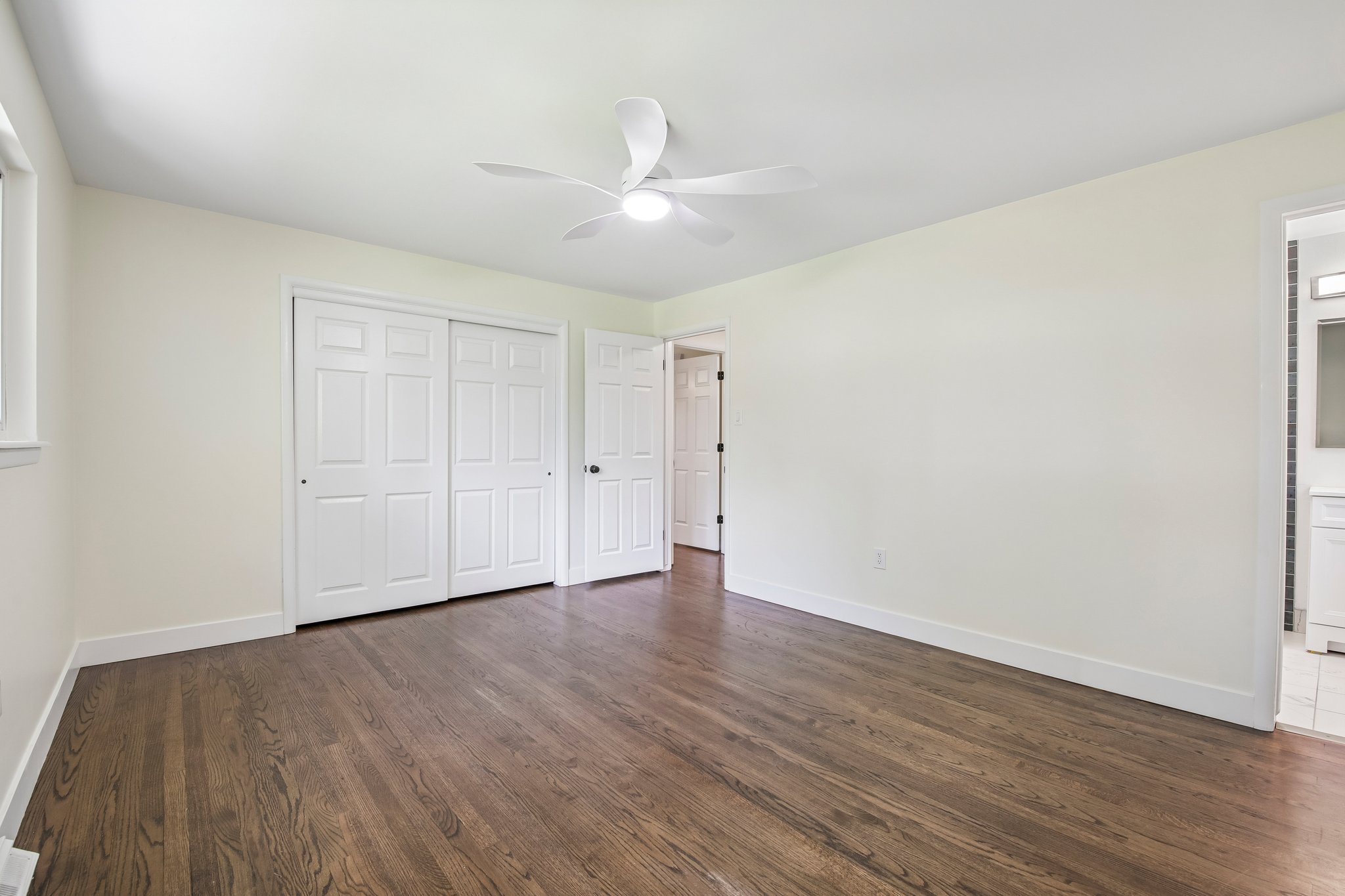S Olive Way-S2306-024.jpg
