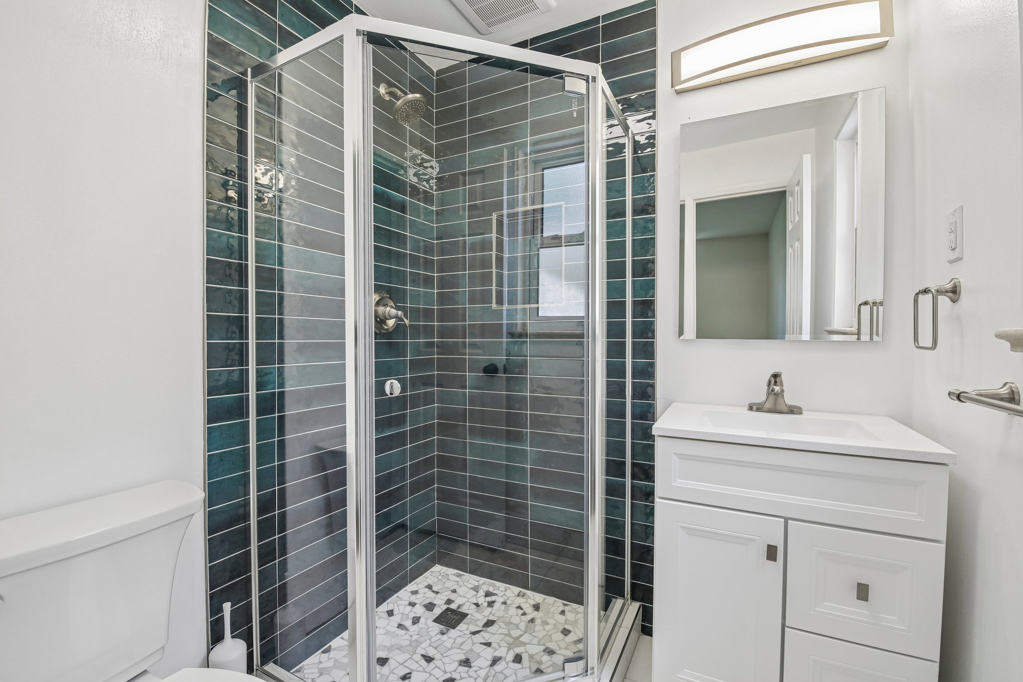 S Olive Way-S2306-025.jpg