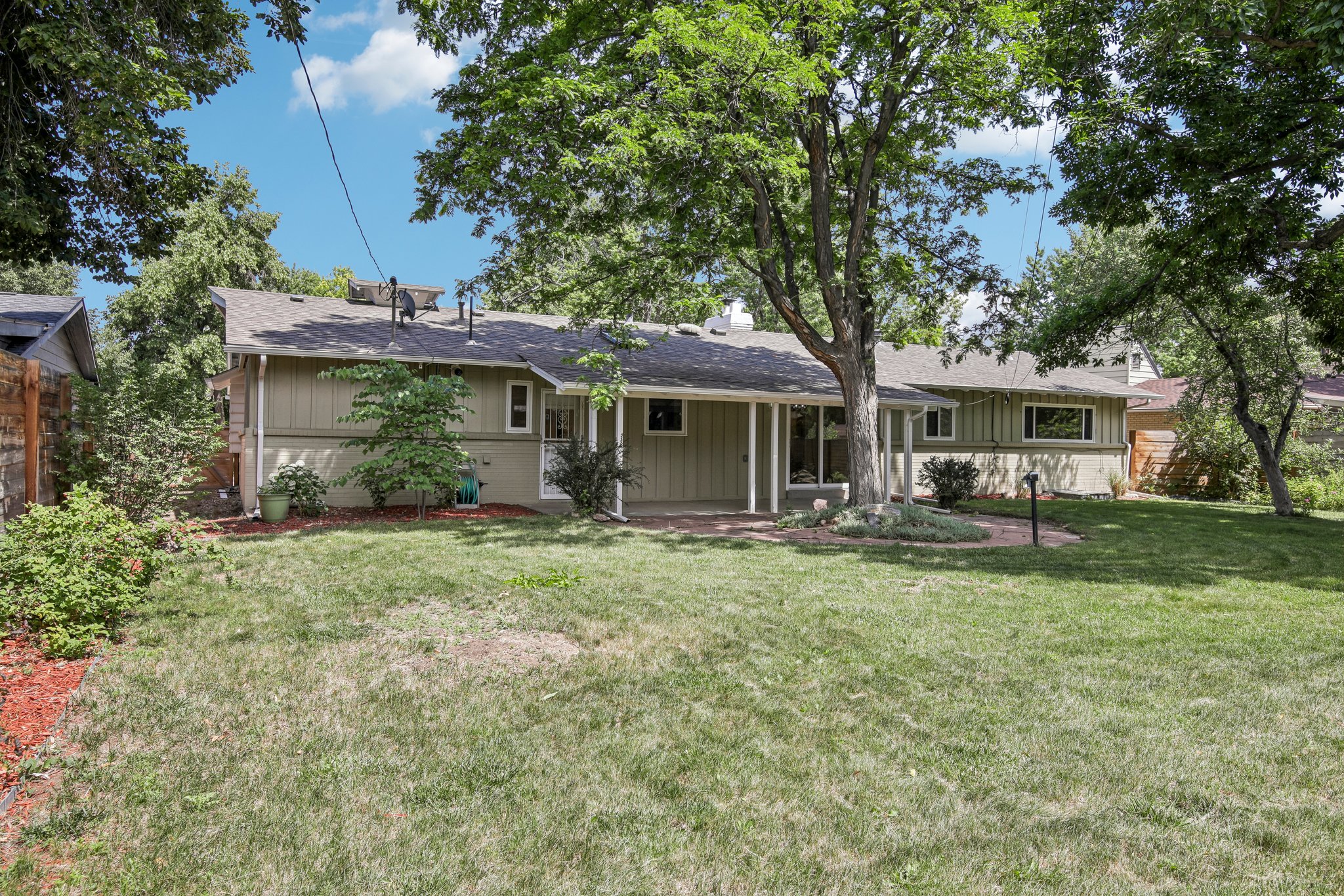 S Olive Way-S2306-041.jpg