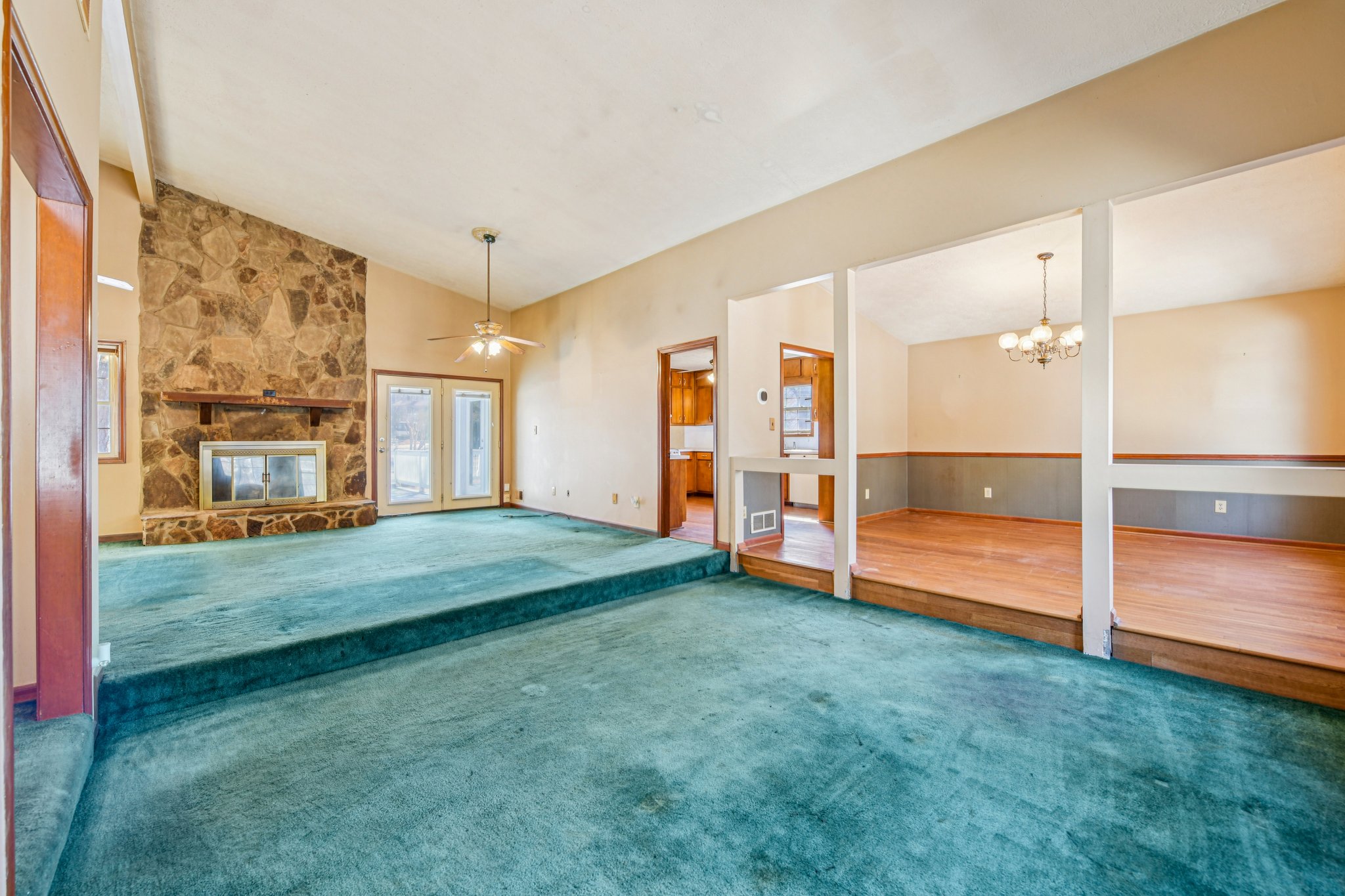 Joyce Ct SE-S1002-006.jpg