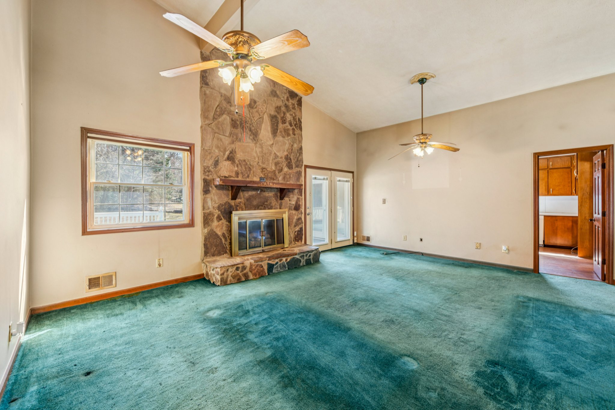 Joyce Ct SE-S1002-009.jpg