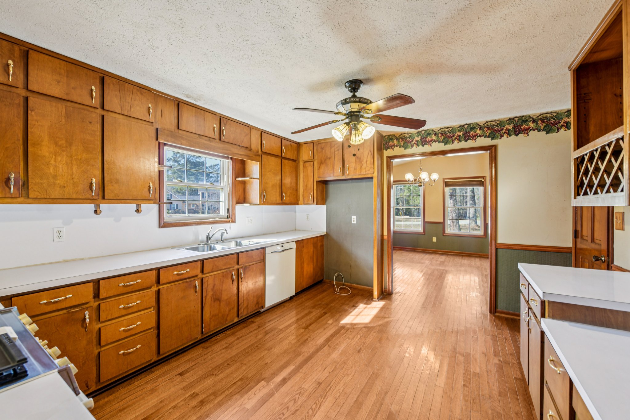 Joyce Ct SE-S1002-017.jpg