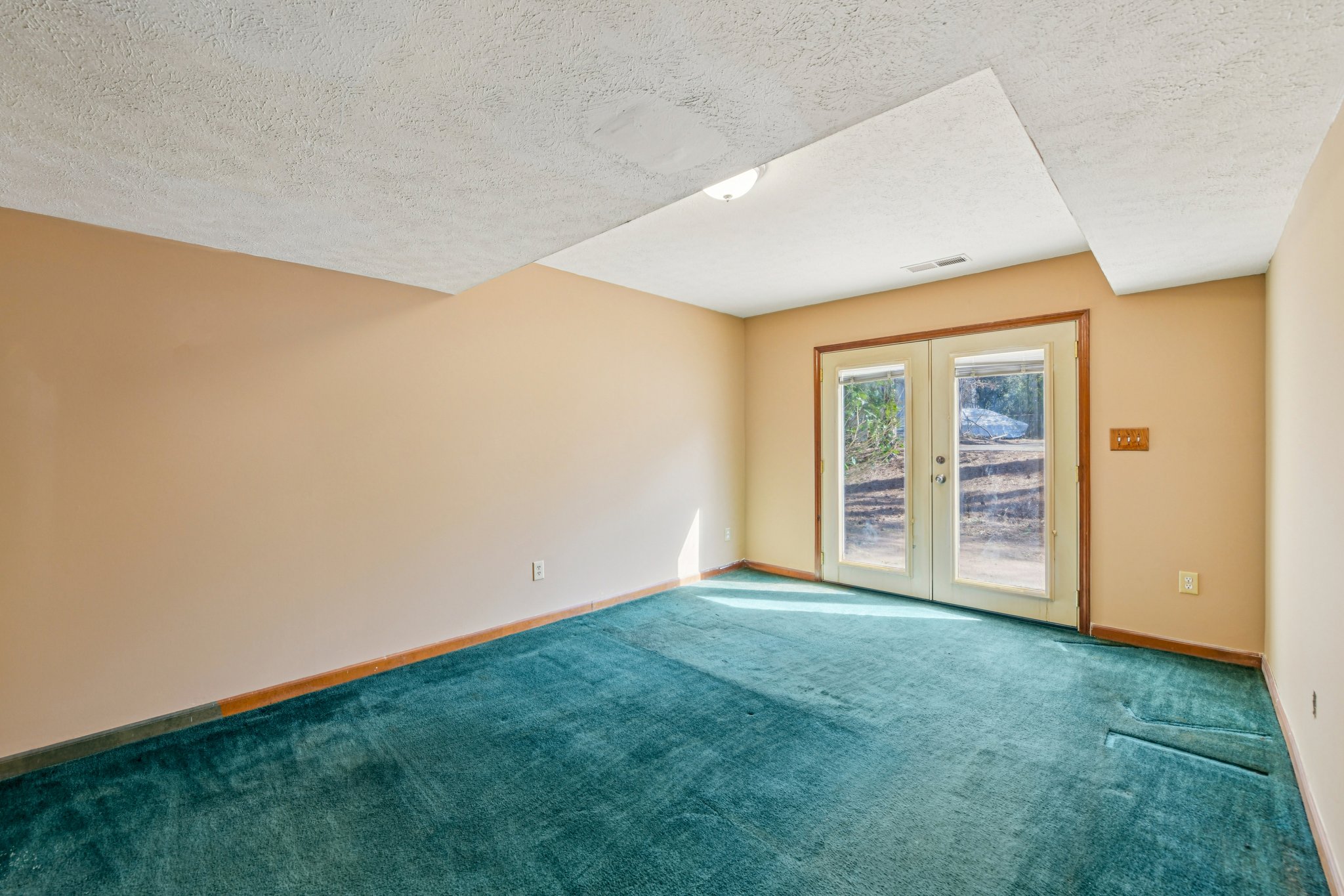 Joyce Ct SE-S1002-030.jpg