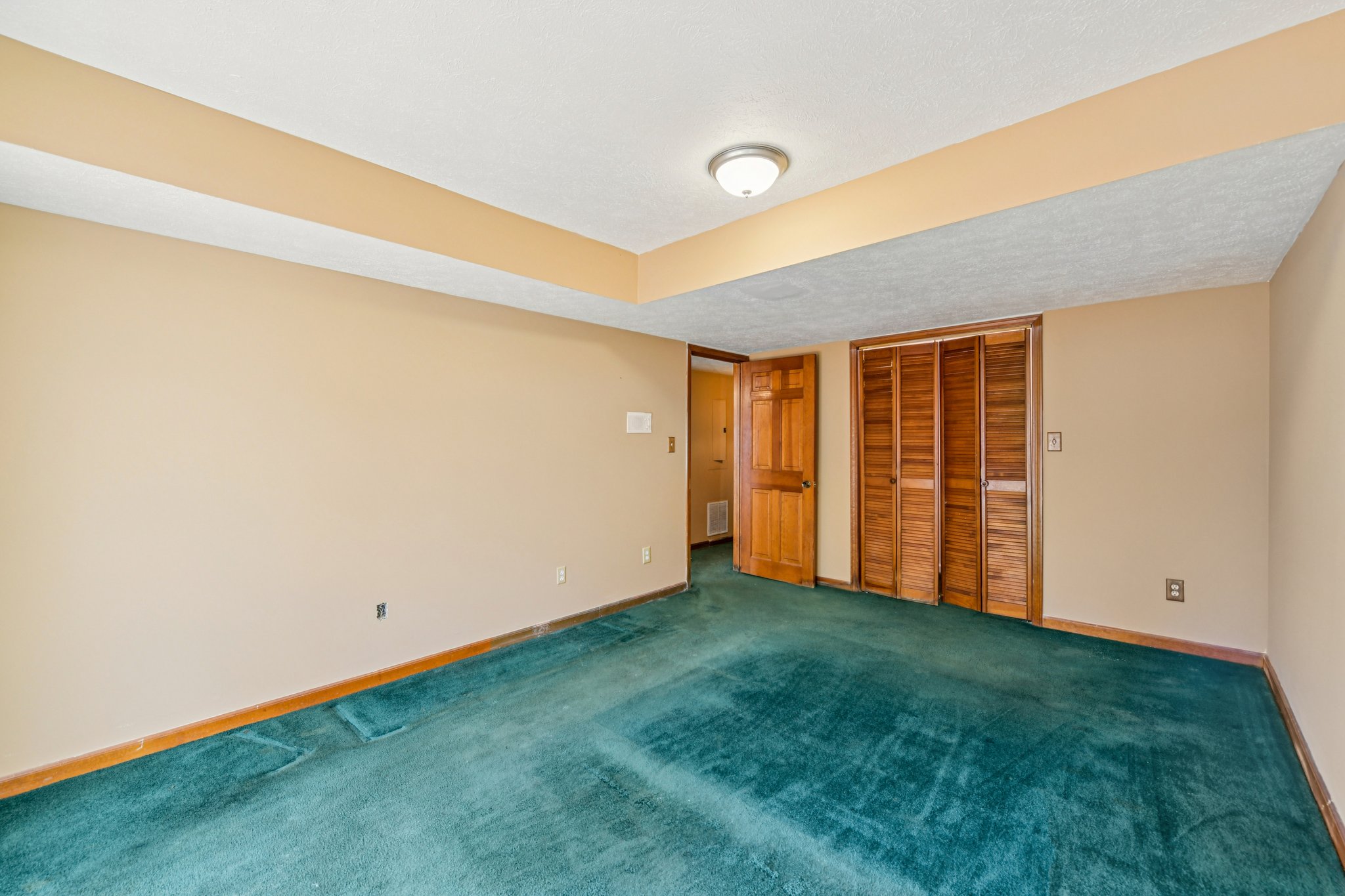 Joyce Ct SE-S1002-031.jpg