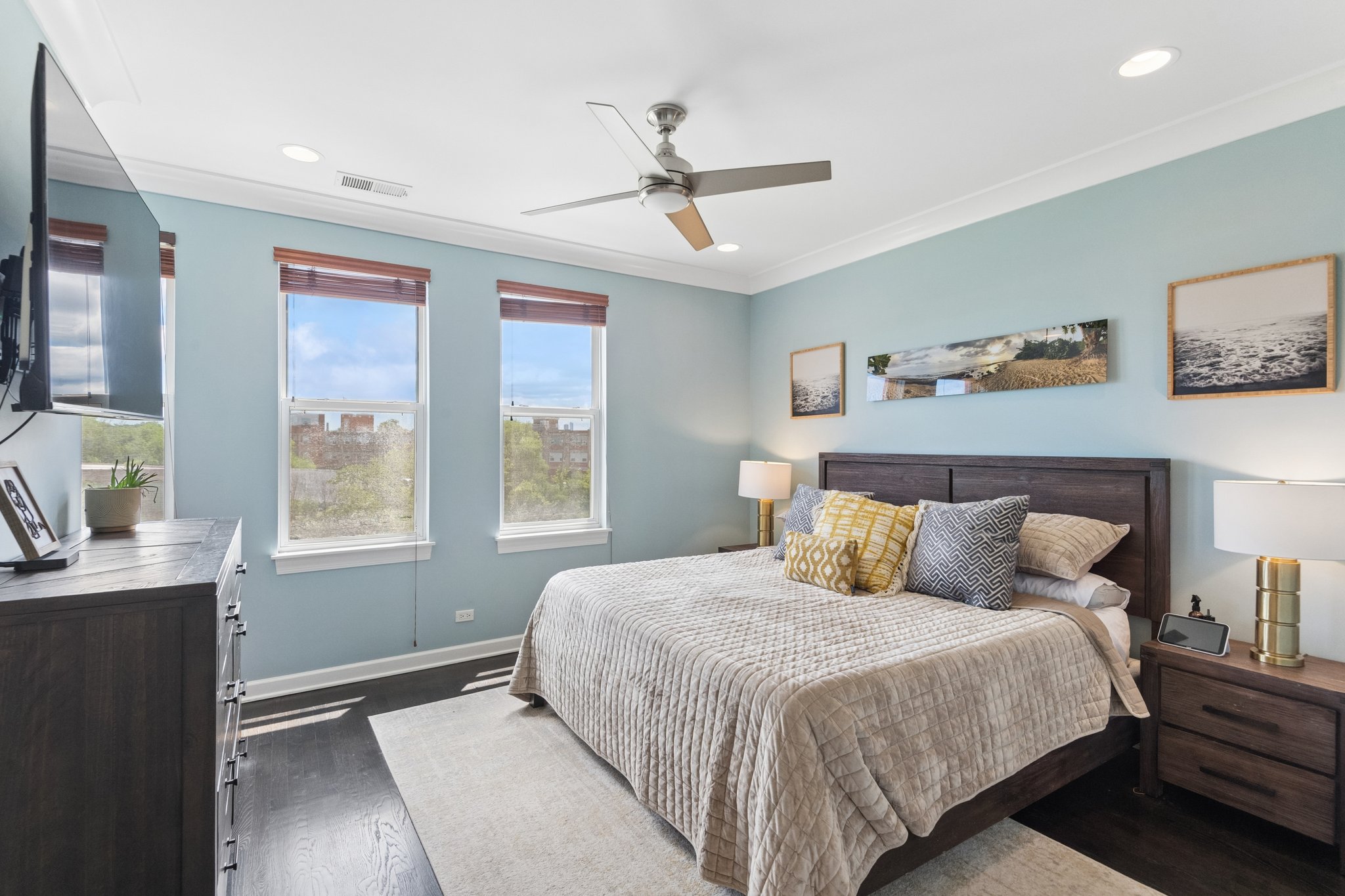 3951 N Washtenaw Ave_009.jpg