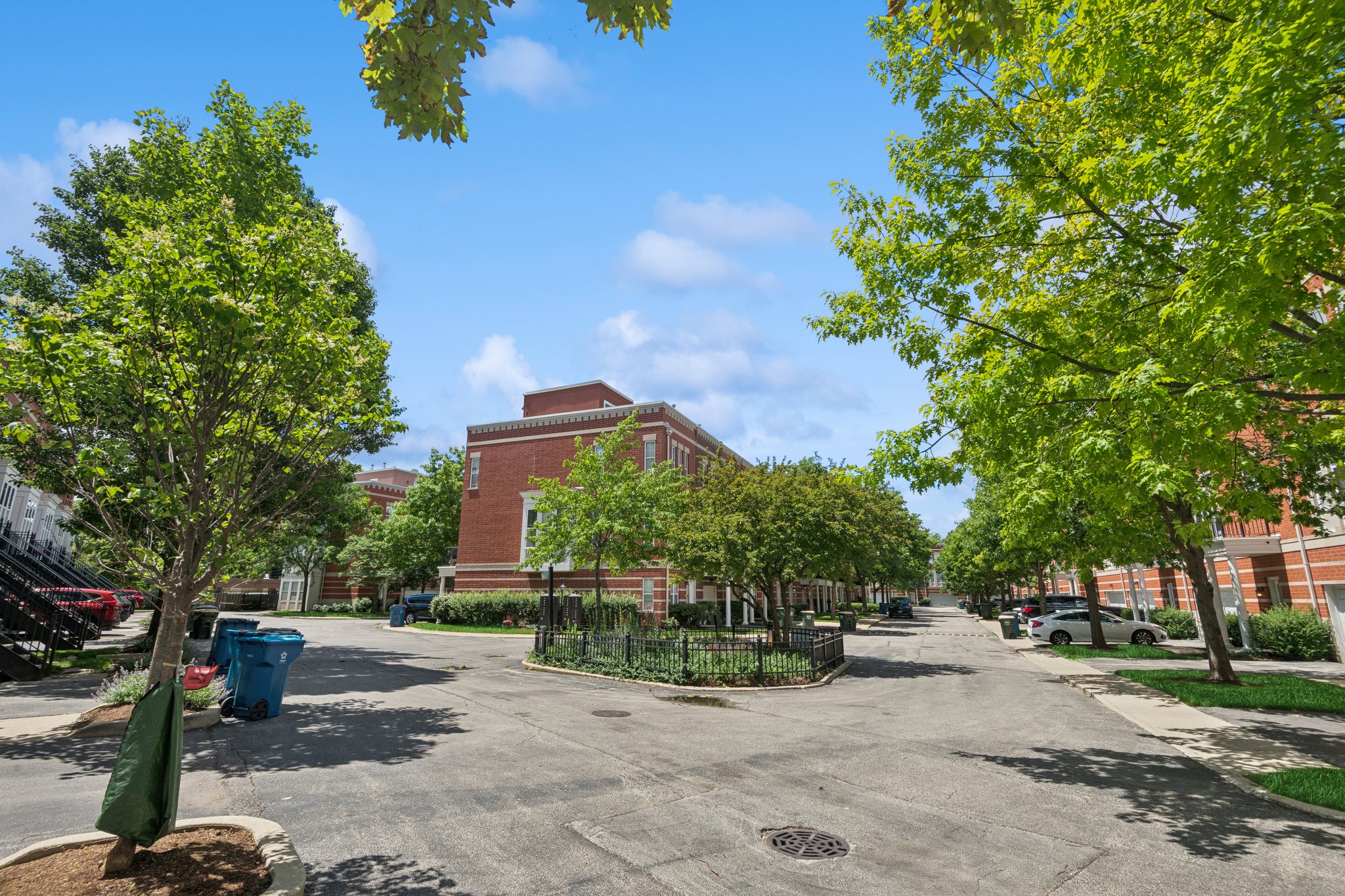 3951 N Washtenaw Ave_018.jpg