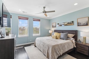 3951 N Washtenaw Ave_009.jpg