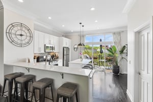 3951 N Washtenaw Ave_025.jpg