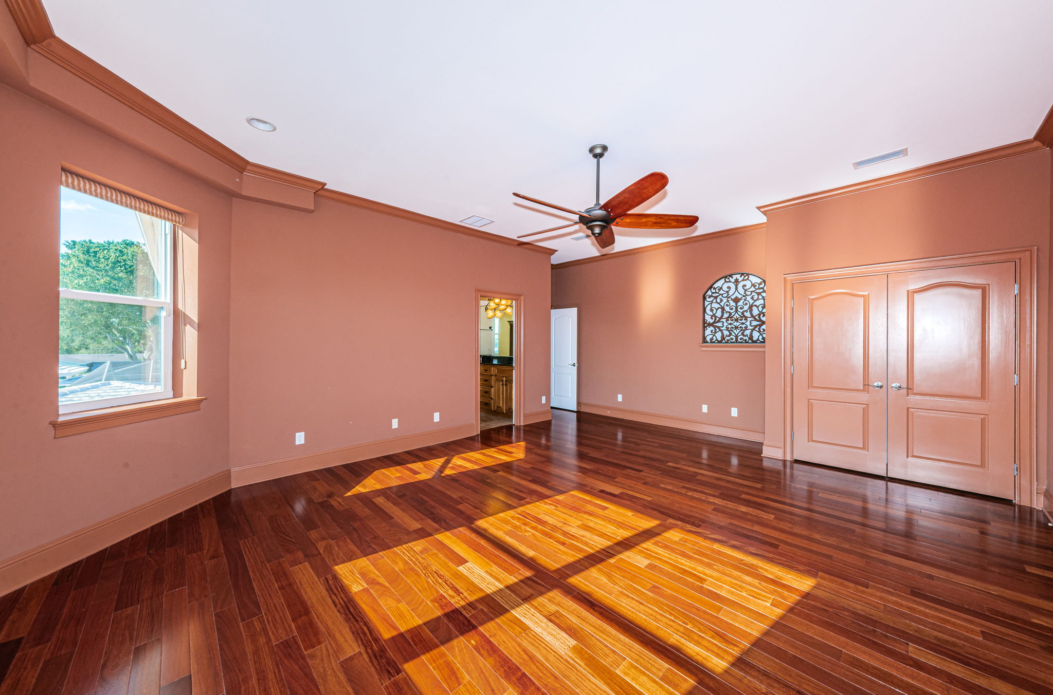 Upper Level Bedroom2c