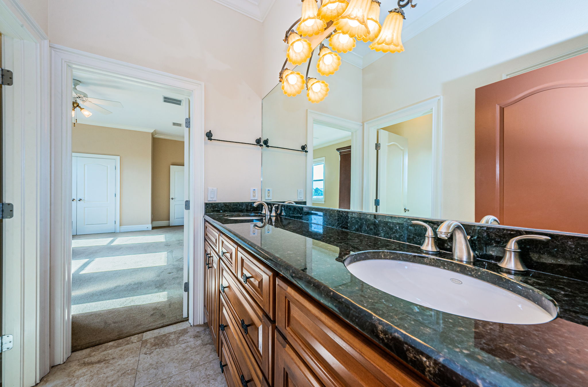 Upper Level Jack n Jill Bathroom1c